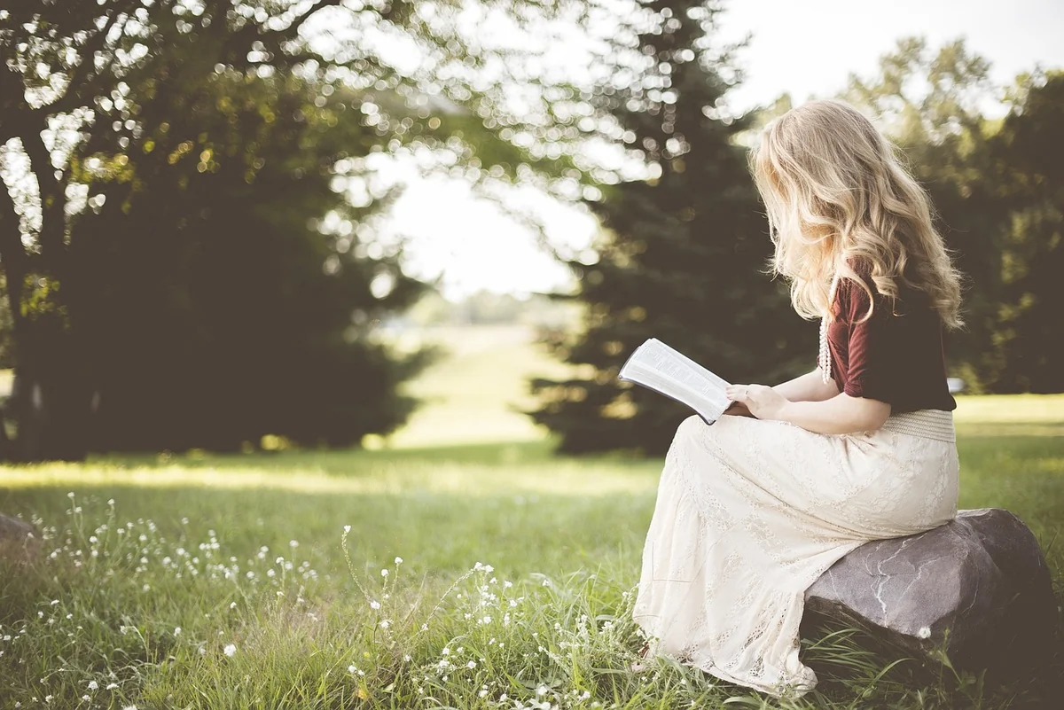Pourquoi la lecture chez les enfants est cruciale et comment l'encourager en 2026