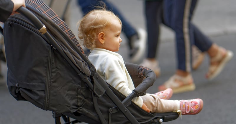 Poussette urbaine ou tout-terrain : comment choisir le bon modèle